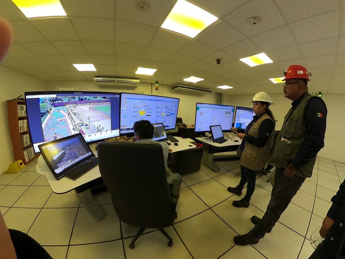 Sala de control desde donde se consultan los controles volumétricos del Anexo 21 y 22